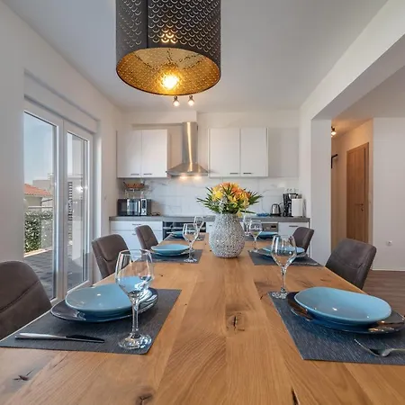 Delux Eva Apartment Trogir