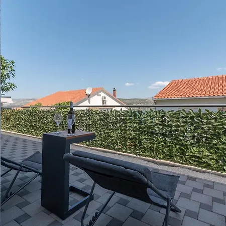 Delux Eva Trogir