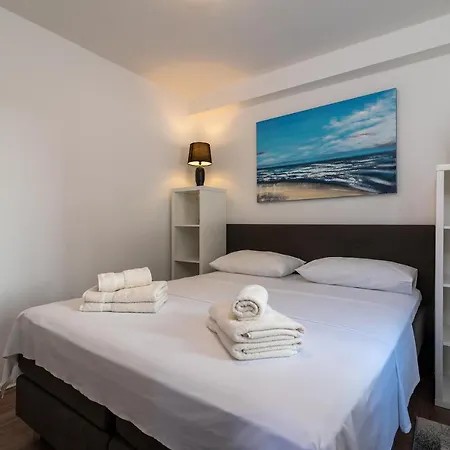 Delux Eva * Trogir